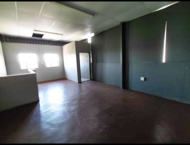 190M² WAREHOUSE TO LET IN CLAYVILLE